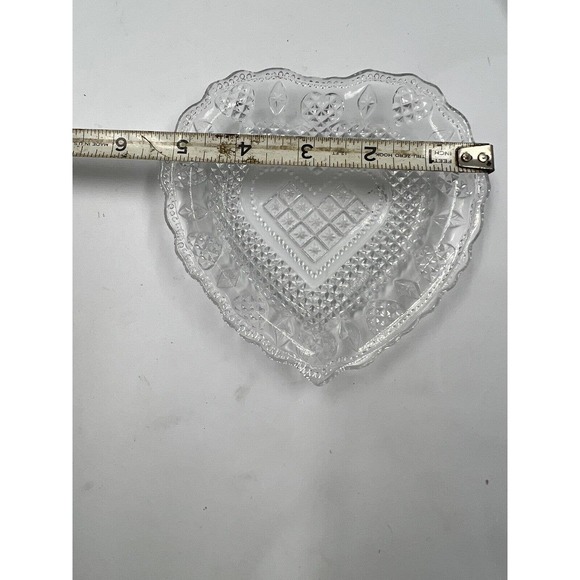 Vtg Avon Glass Clear Heart Dish Cape Code 5" W Diamonds Trinket Bowl Ruffled Edg - Picture 6 of 6